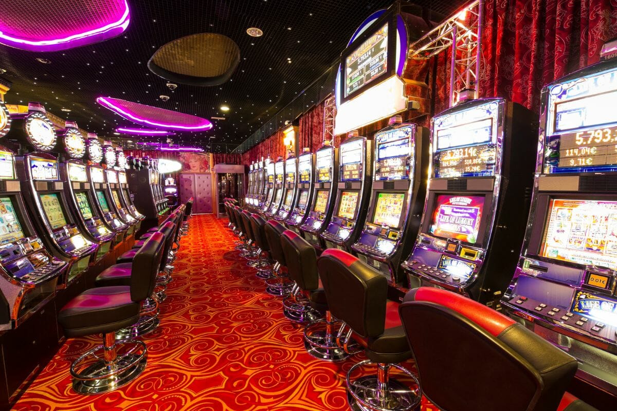How Are Slot Machines Programmed?